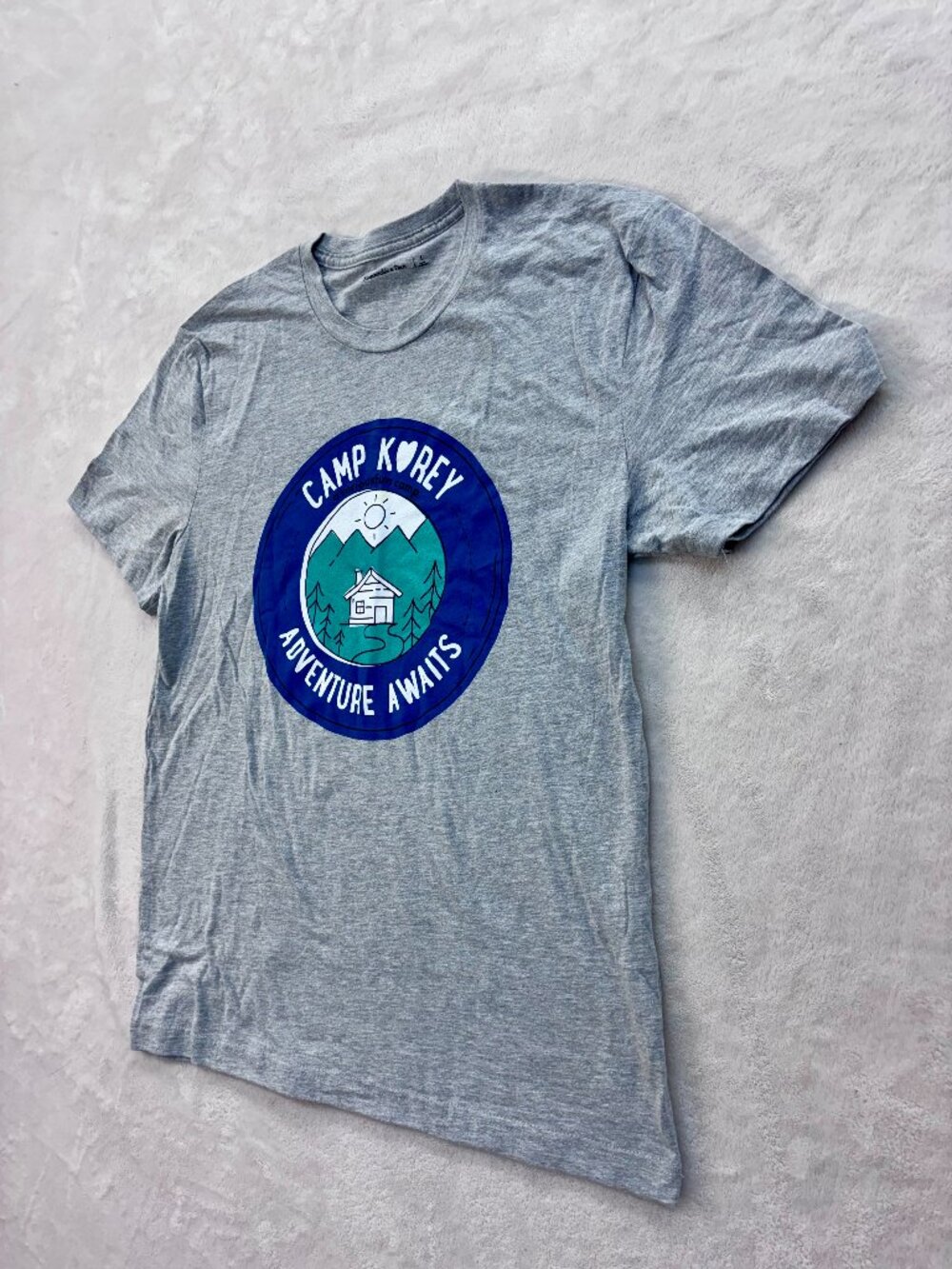 Abercrombie & Fitch Men's T-Shirt --- "Camp Korey Adventure Awaits" --- Size: L